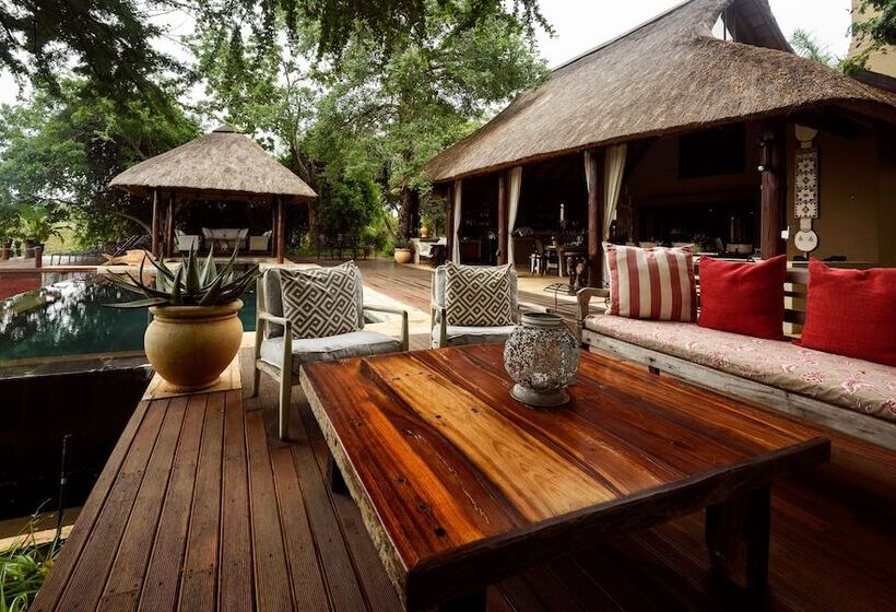 פנסיון Khaya Ndlovu Safari Manor