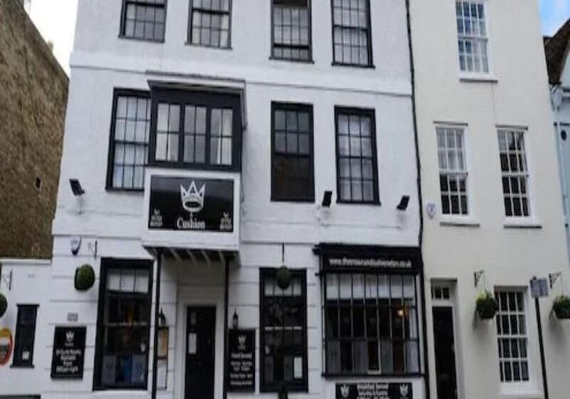 膳宿费 The Crown And Cushion