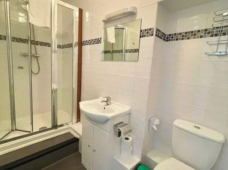 Majatalo The Crown And Cushion