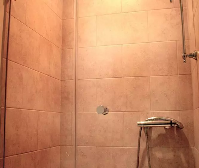 فندق The Kelvin Guest House