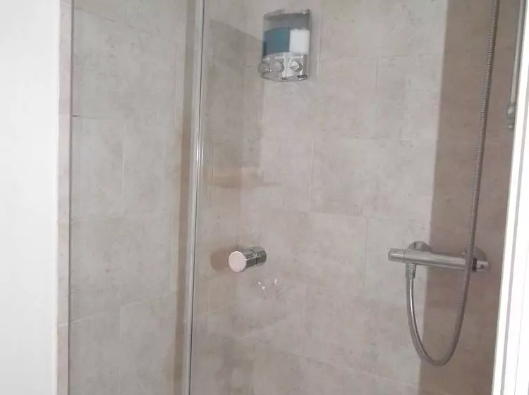 فندق The Kelvin Guest House