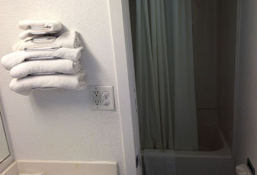 모텔 Red Roof Inn Bourbonnais