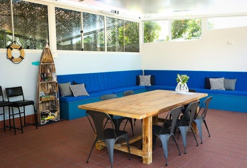 White Crest Apartments