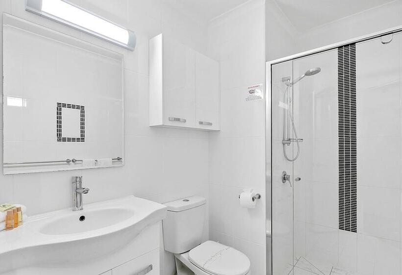 White Crest Apartments