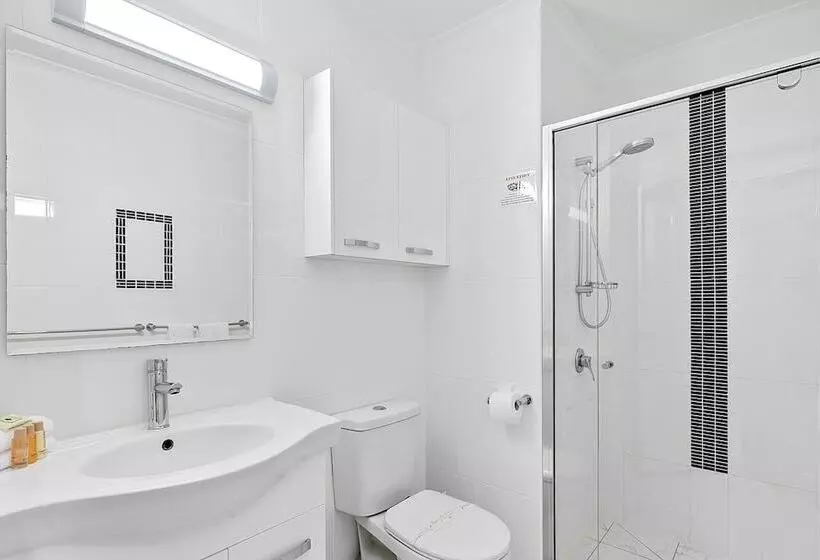 White Crest Apartments