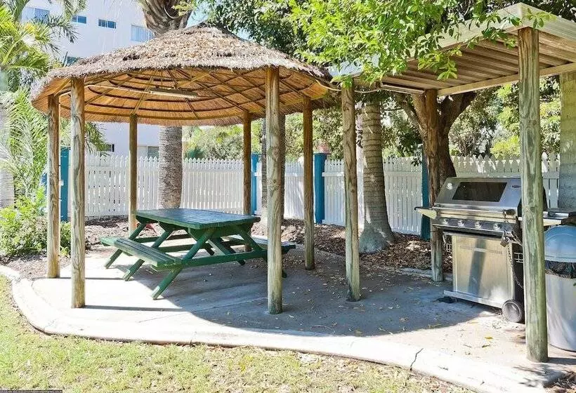 White Crest Apartments