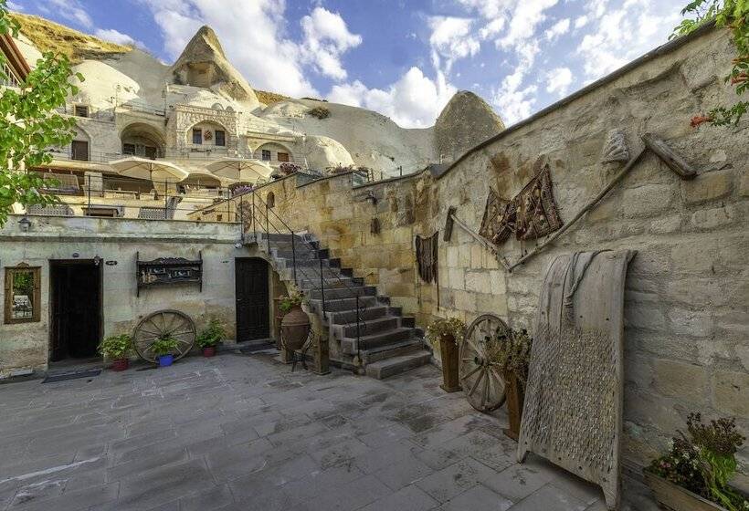 هتل Helen Cave Suites