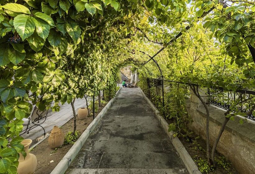 هتل Helen Cave Suites