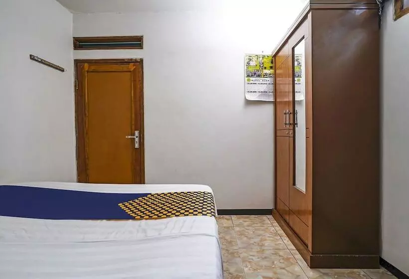 Hotelli Oyo Homes 91009 Eco Tourism Desa Cibodas Areng 4 Syariah