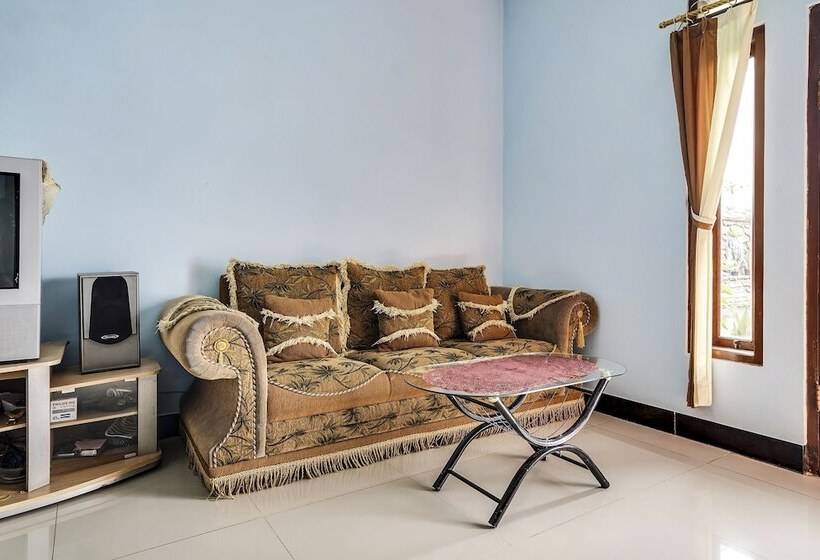 Hotel Oyo Homes 91009 Eco Tourism Desa Cibodas Areng 4 Syariah
