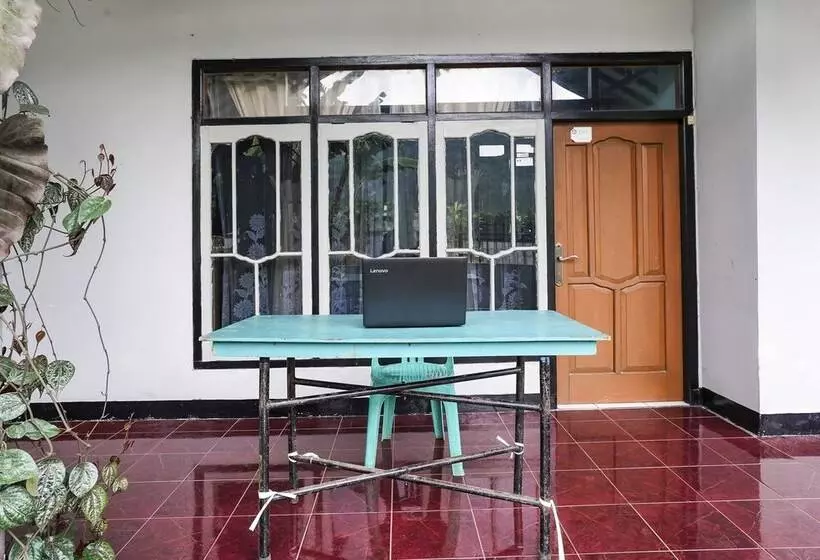 Hotelli Oyo Homes 91009 Eco Tourism Desa Cibodas Areng 4 Syariah