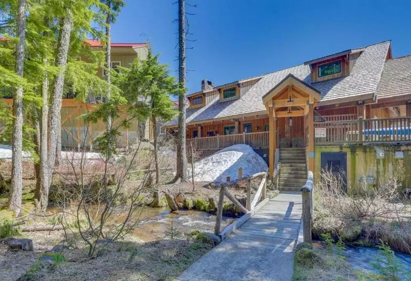 ホテル The Chefs Chalet At Collins Lake