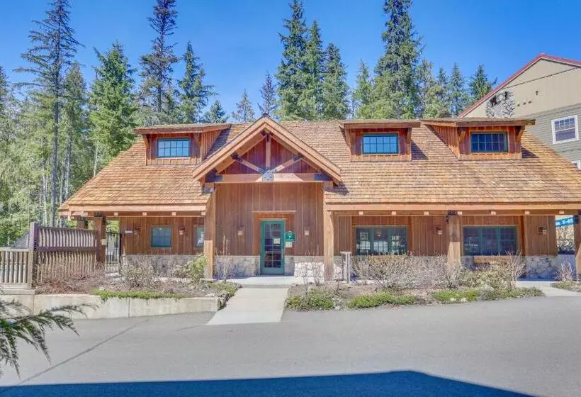 ホテル The Chefs Chalet At Collins Lake