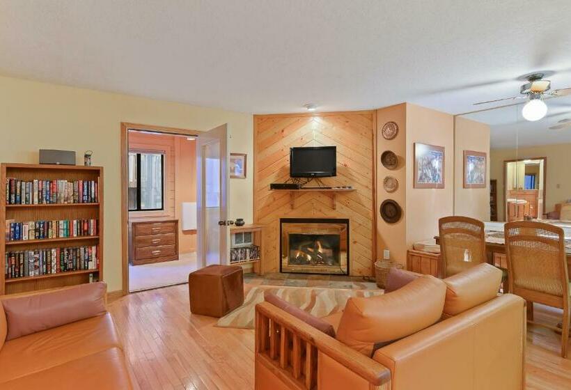 酒店 Gold Dust Condo