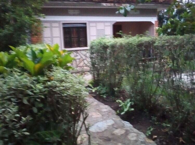 هتل Mbara Safari Lodge And Resort