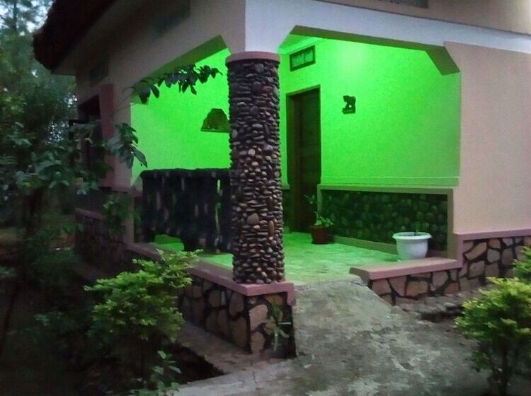 هتل Mbara Safari Lodge And Resort