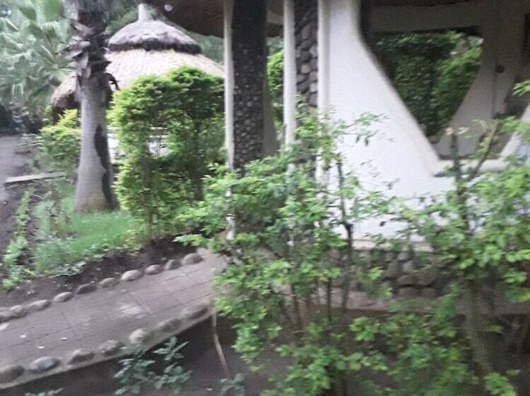 هتل Mbara Safari Lodge And Resort