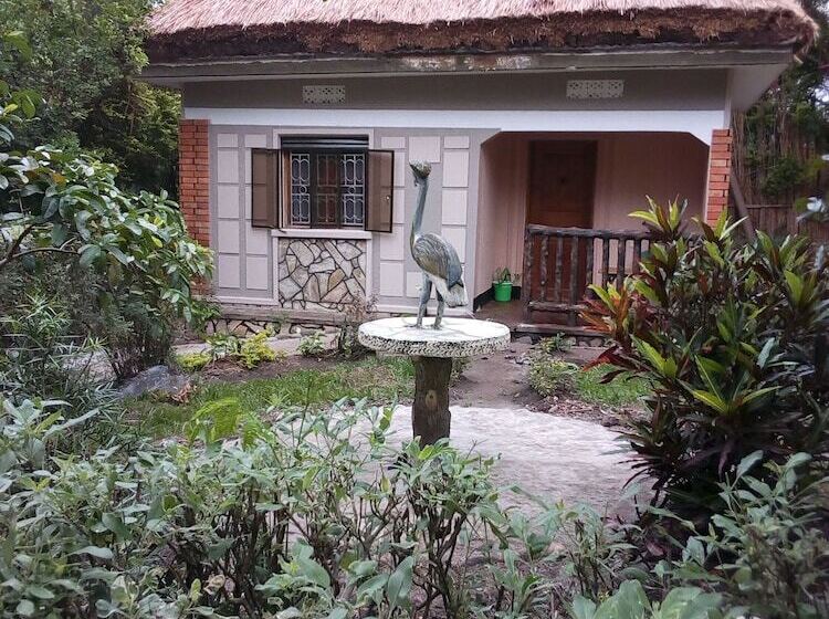 هتل Mbara Safari Lodge And Resort