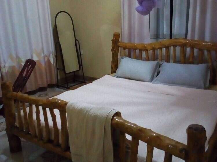 هتل Mbara Safari Lodge And Resort