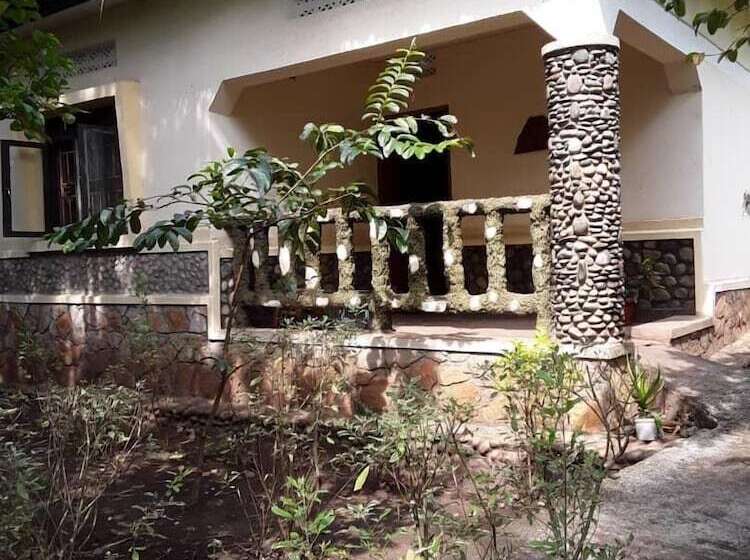 هتل Mbara Safari Lodge And Resort