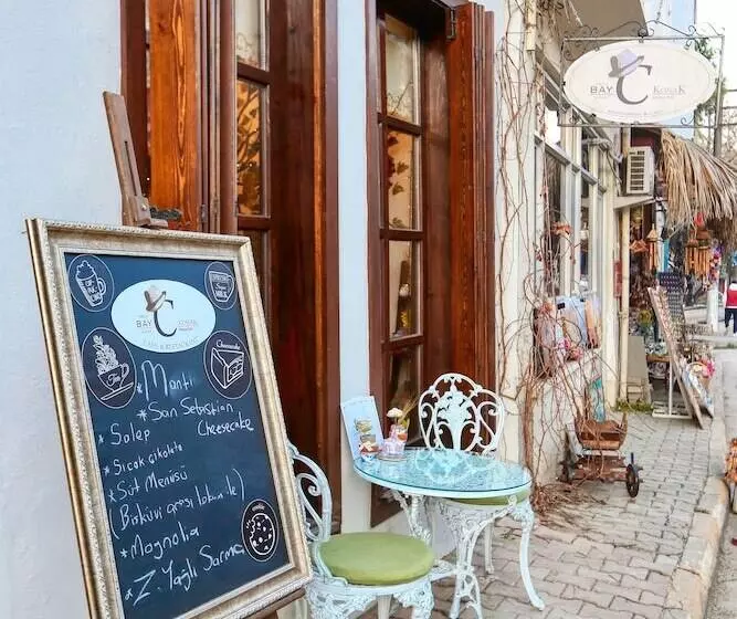 هتل Trilye Bay C Konak