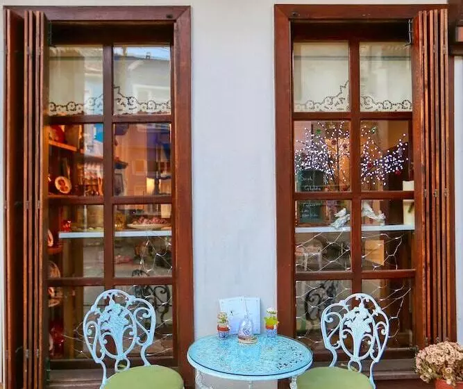 هتل Trilye Bay C Konak