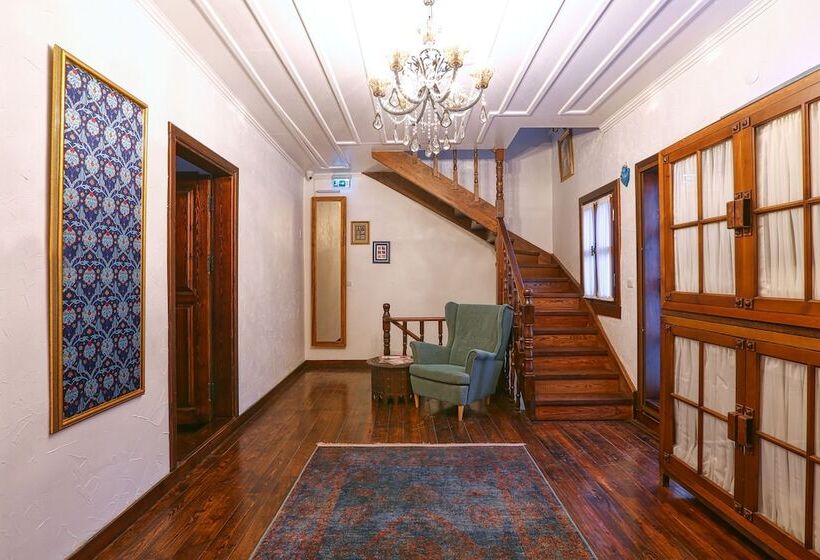 هتل Trilye Bay C Konak