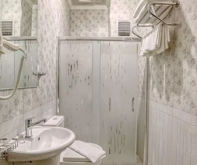 هتل Trilye Bay C Konak