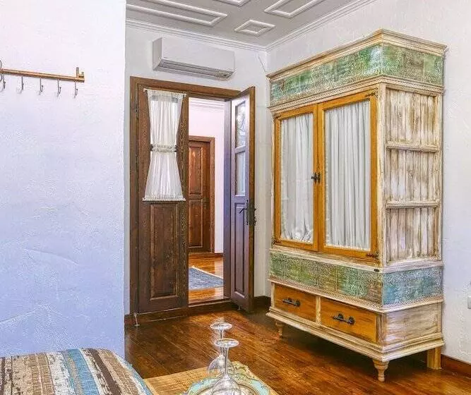 هتل Trilye Bay C Konak