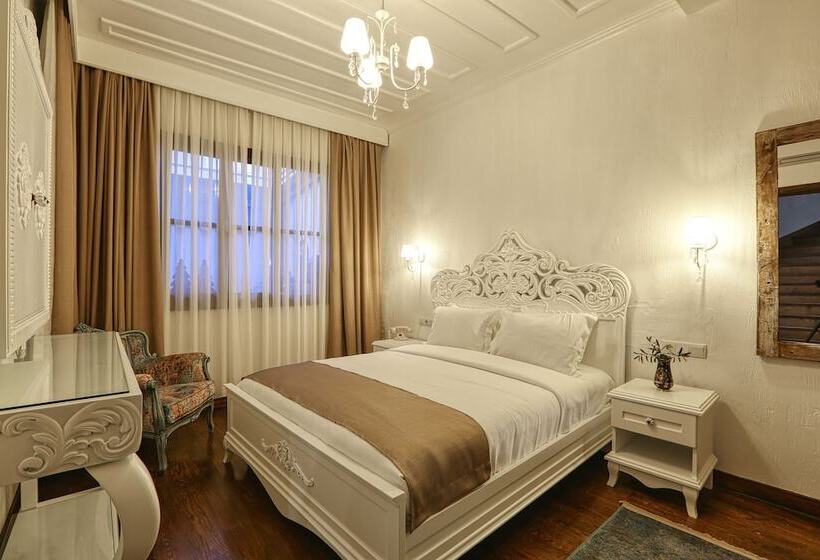 هتل Trilye Bay C Konak