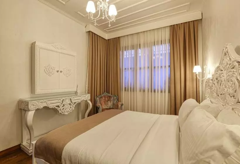 هتل Trilye Bay C Konak