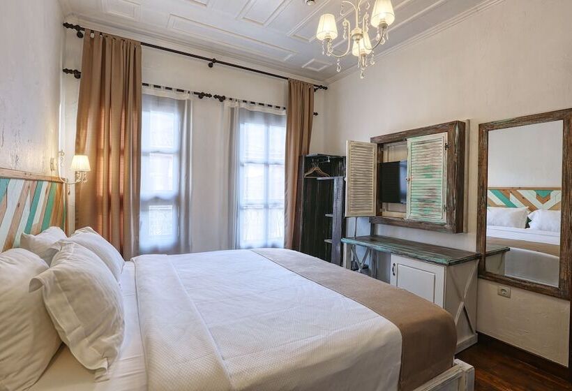 هتل Trilye Bay C Konak