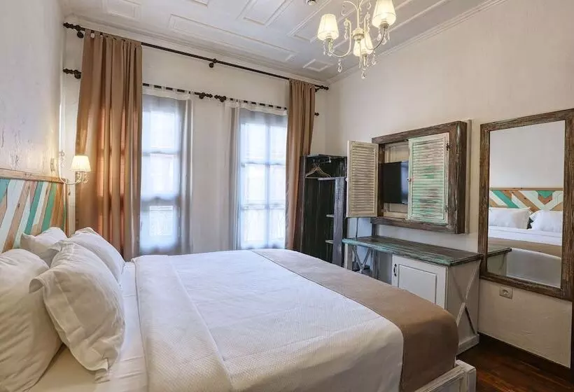 هتل Trilye Bay C Konak