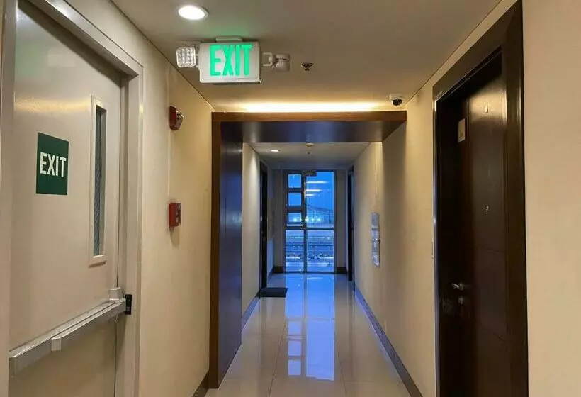 One Palm Tree Villas Short Walk Via Runway Manila Naia T3