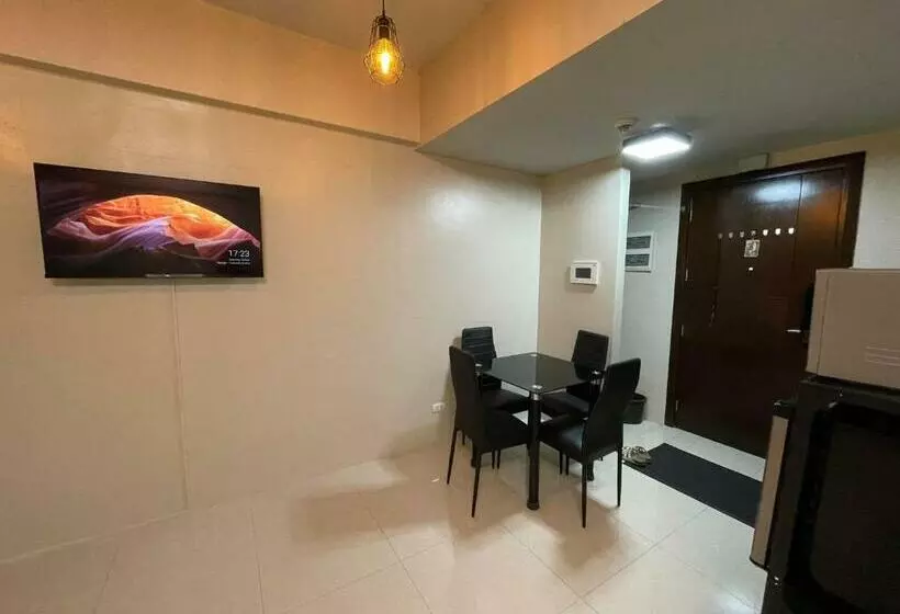 One Palm Tree Villas Short Walk Via Runway Manila Naia T3