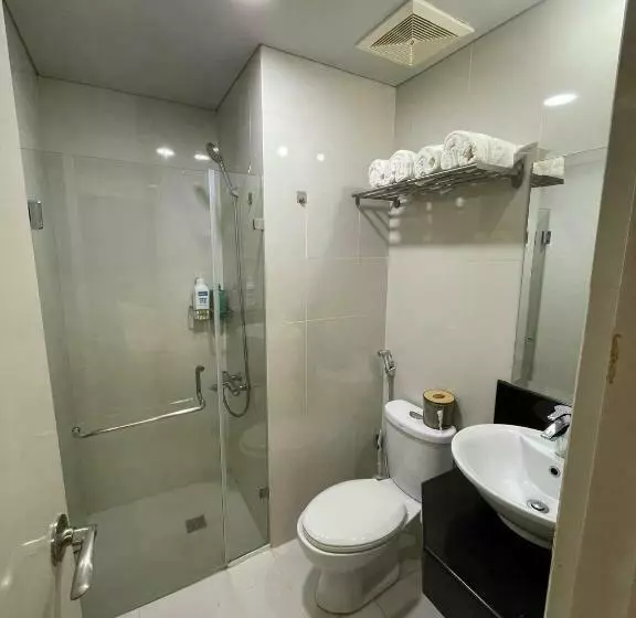 One Palm Tree Villas Short Walk Via Runway Manila Naia T3