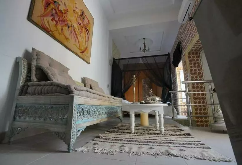 ペンション Dar El Hamra