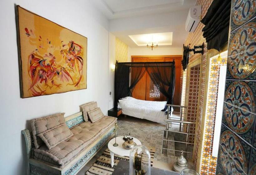 ペンション Dar El Hamra