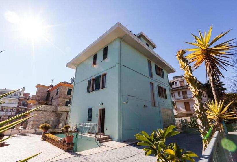 مبيت وإفطار Guest House Il Faro