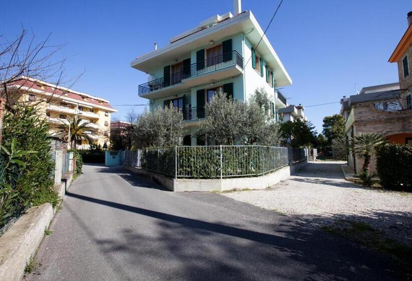 مبيت وإفطار Guest House Il Faro