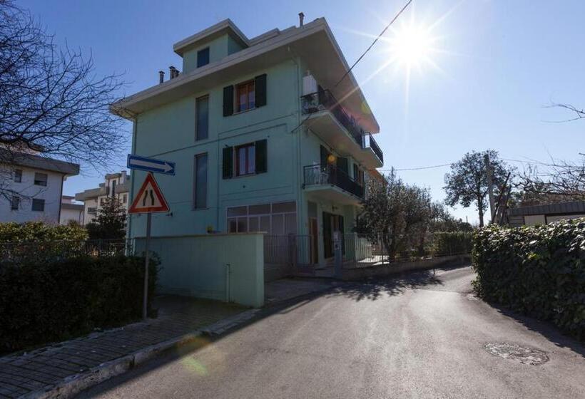 مبيت وإفطار Guest House Il Faro