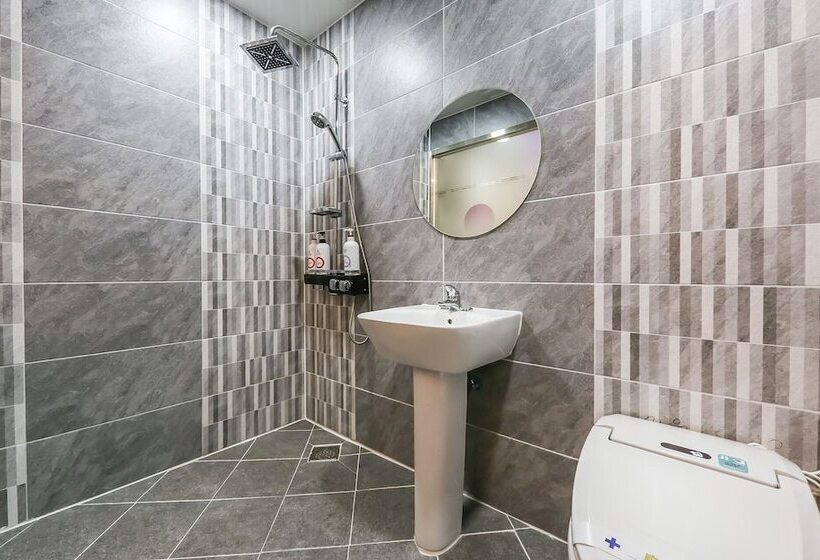 Eumseong Rich Self Check In Motel