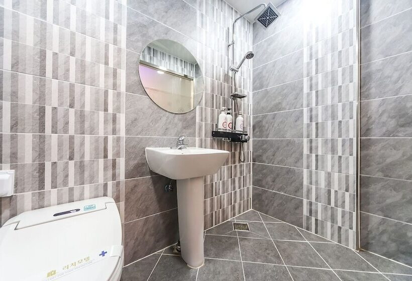 Eumseong Rich Self Check In Motel