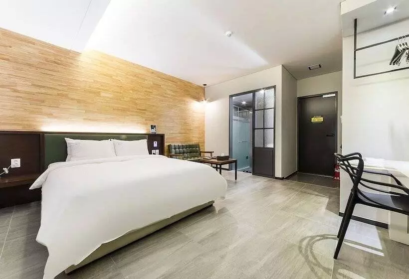 Gimpo Drive In B Faced Hotel Louis