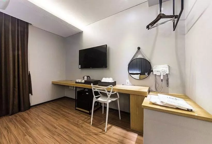 Gimpo Drive In B Faced Hotel Louis