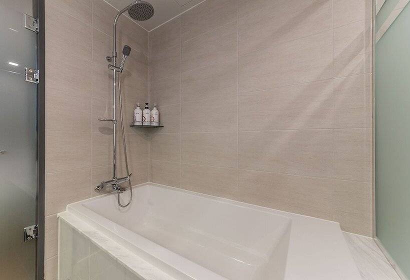 Gimpo Drive In B Faced Hotel Louis