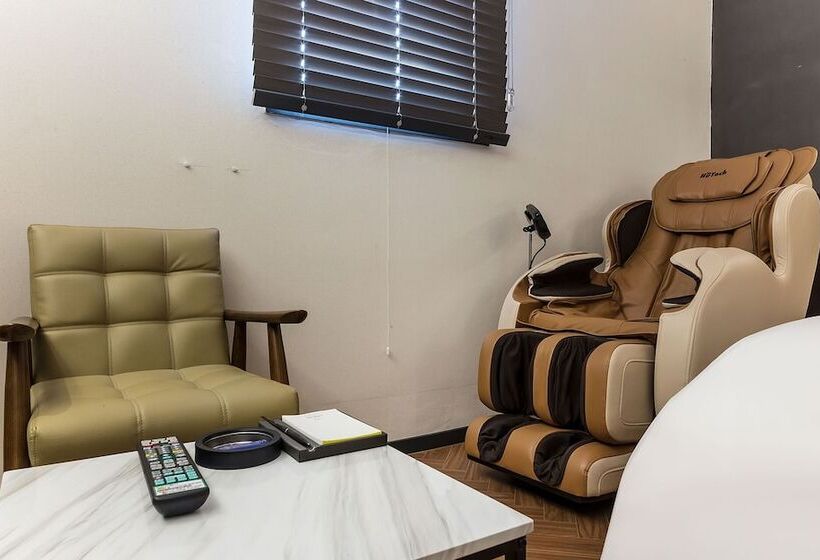 Gimpo Drive In B Faced Hotel Louis