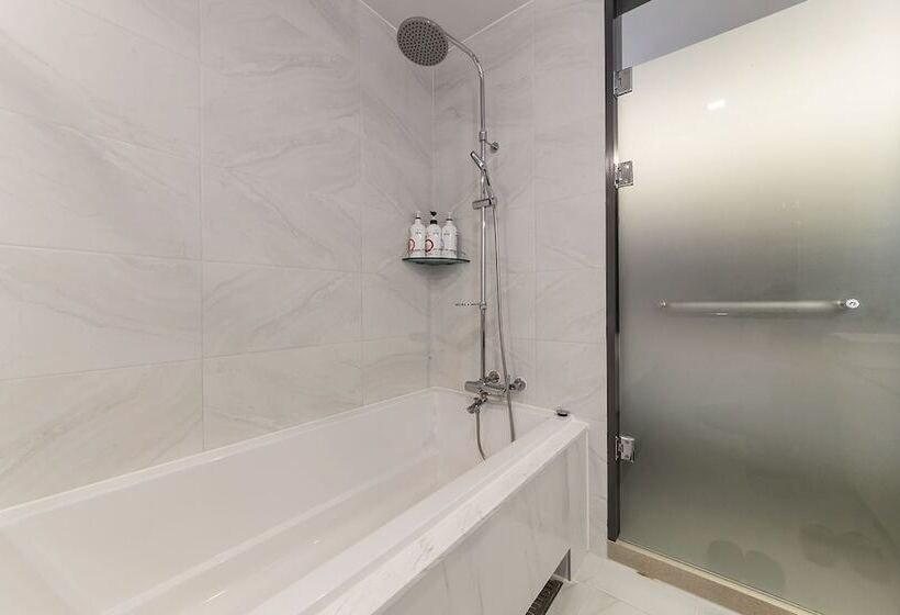 Gimpo Drive In B Faced Hotel Louis