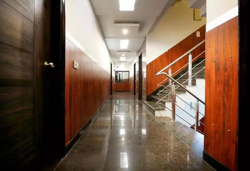 Hotelli Anand Lok Inn