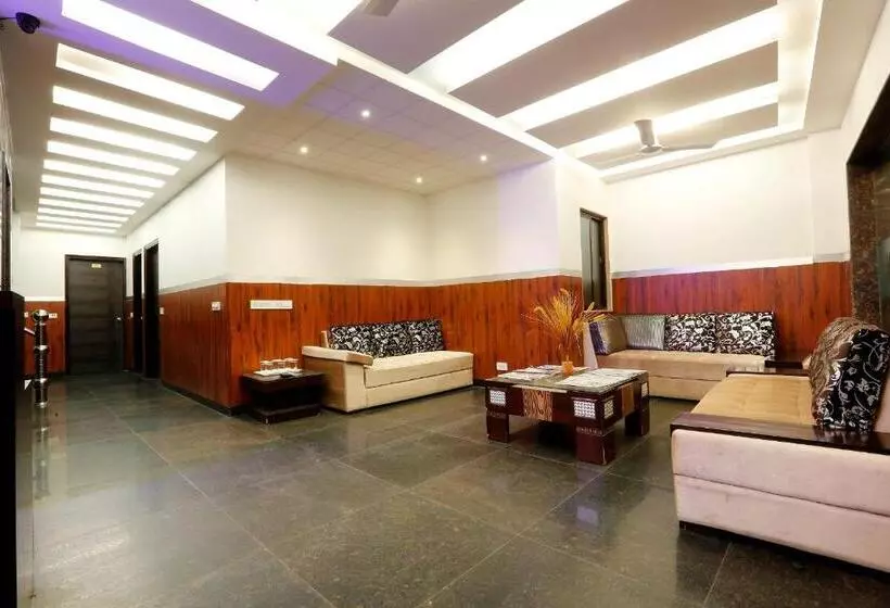 Hotelli Anand Lok Inn